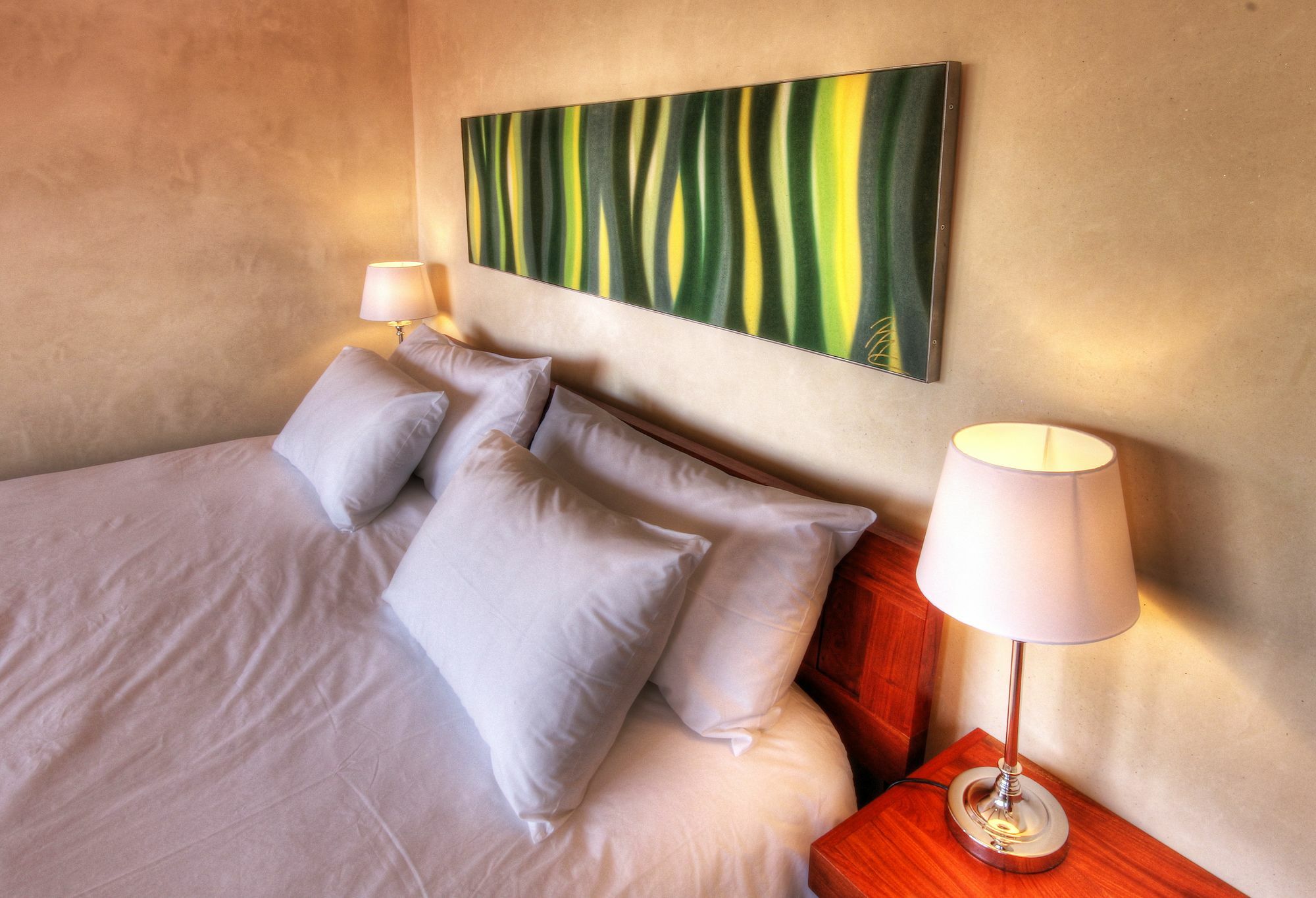 Hartmann Suites Serviced Self-Catering Apartments Віндгук Екстер'єр фото